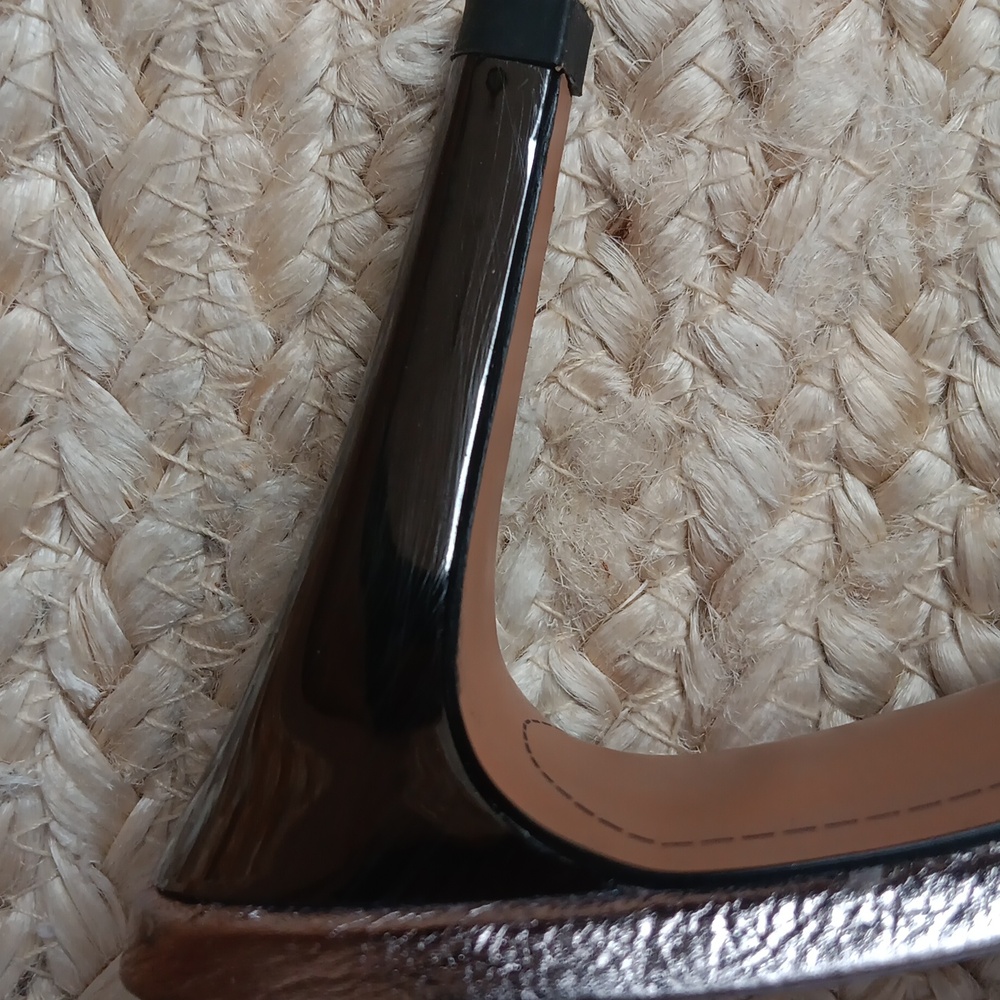 SALE!!J.Renee' Pewter/Siver Leather. Size 7.5 M.Slingback - Picture 3 of 9